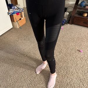 Black yoga pants
